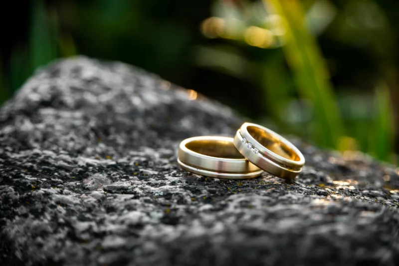 Dine | Wedding Rings | Denny Muller Unsplash