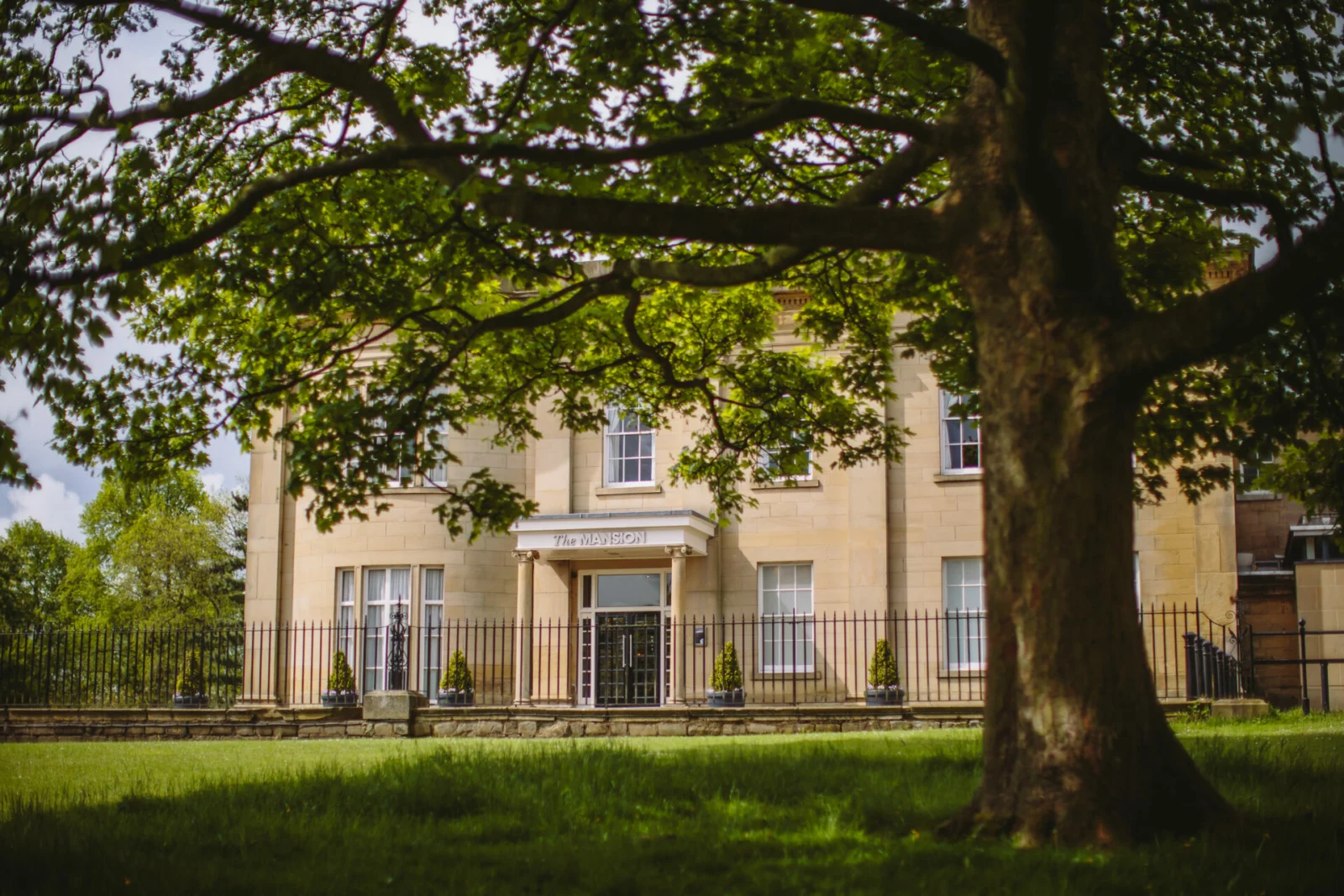 Dine Venues | The Mansion | Elegant weddings in the city | Leeds wedding venue